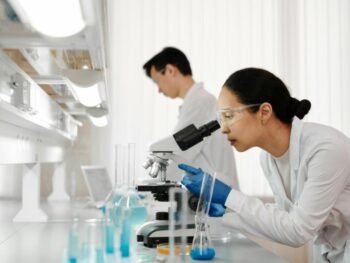 Estudia el máster en análisis químico y bioquímico online