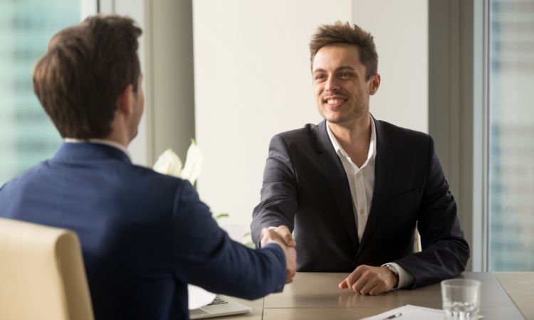 Cómo preparar una entrevista de trabajo: 10 tips para superarla