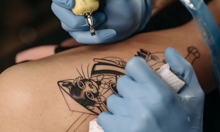 Conoce cuánto tarda en curarse un tatuaje