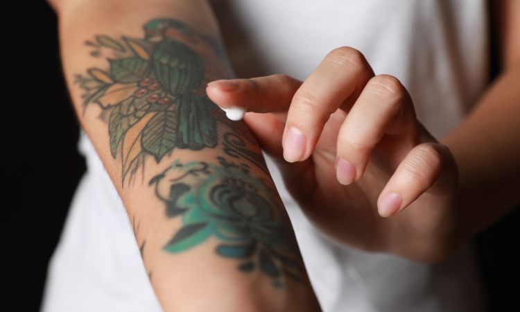 Cuidados de un Tatuaje: Pasos y Qué evitar - Escuela ELBS
