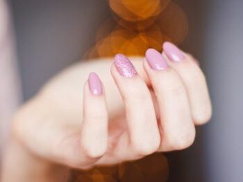 Estudiar curso experto en uñas artificiales