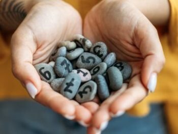 Estudiar el máster en constelaciones familiares y numerología