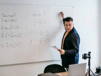 Estudiar el máster en IA aplicada en la educación y la docencia