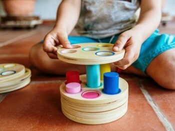 Máster en Psicología Infantil y Adolescente + Máster en Pedagogía Montessori + Certificación Experto en IA para la Educación y la Docencia