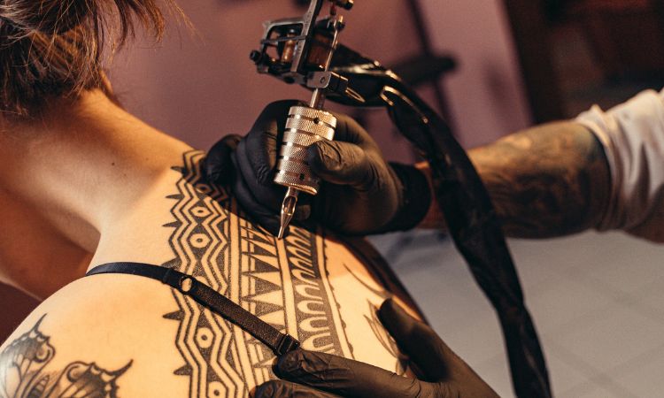 Habilidades, cursos y talento para abrir un estudio de tatuajes