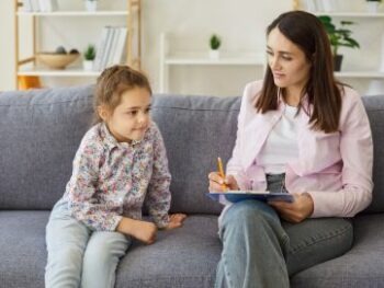 Triple Máster en Psicología Infantil, Atención Temprana y Pedagogía Montessori + Certificación Experto en IA para la Educación y la Docencia