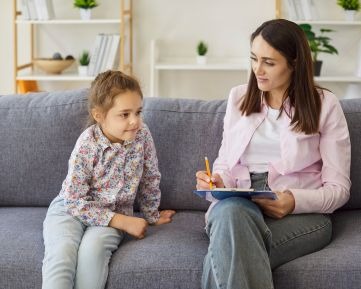 Triple Máster en Psicología Infantil, Atención Temprana y Pedagogía Montessori + Certificación Experto en IA para la Educación y la Docencia
