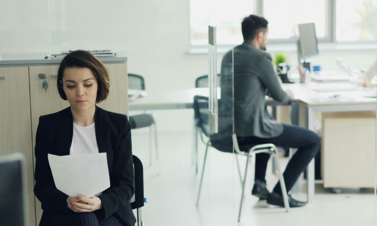 Conoce la violencia de género en el entorno laboral