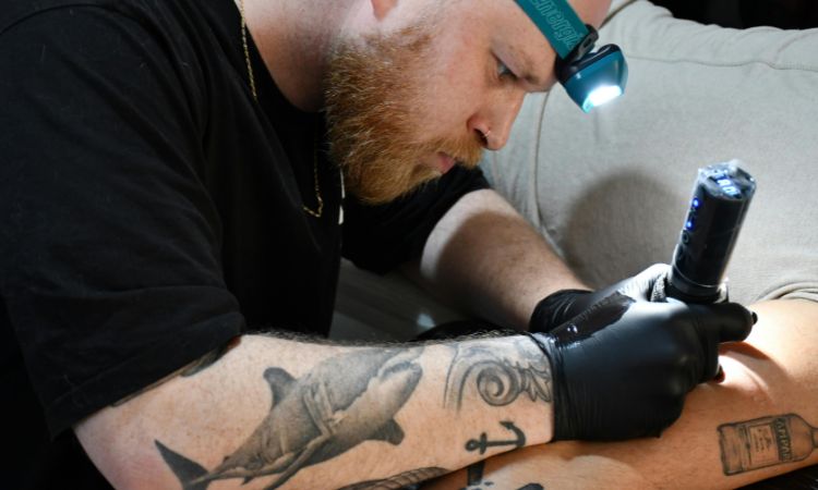 Conoce las zonas que no se deben tatuar